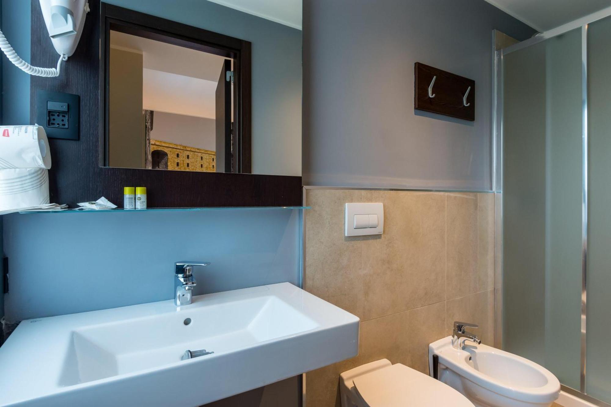 B&B Hotel Savona Buitenkant foto